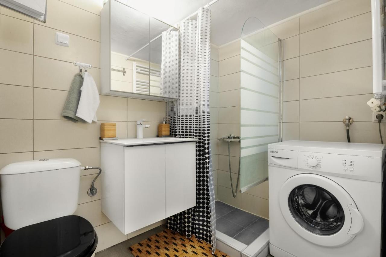 New! By The Sea Apartment Rohini Tesalonika Bagian luar foto